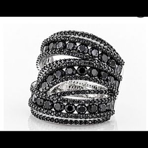 🖤5.07ctw Black spinel crossover band ring